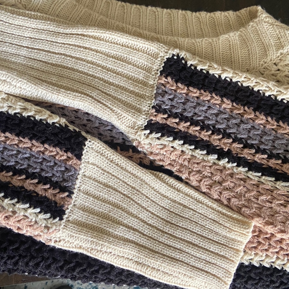 Multicolor Striped Loose-knit Oversized Sweater, size XS Daytrip brand. - Picture 8 of 8